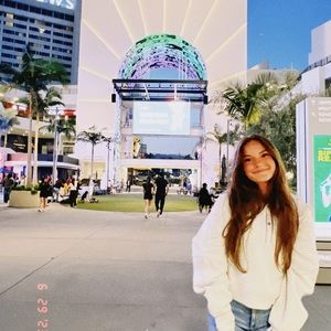 Meet your Posher, Olivia